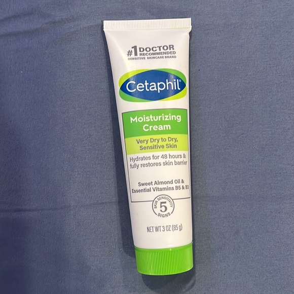 Cetaphil Face Cleanser & Moisturizer Bundle - Picture 2 of 3
